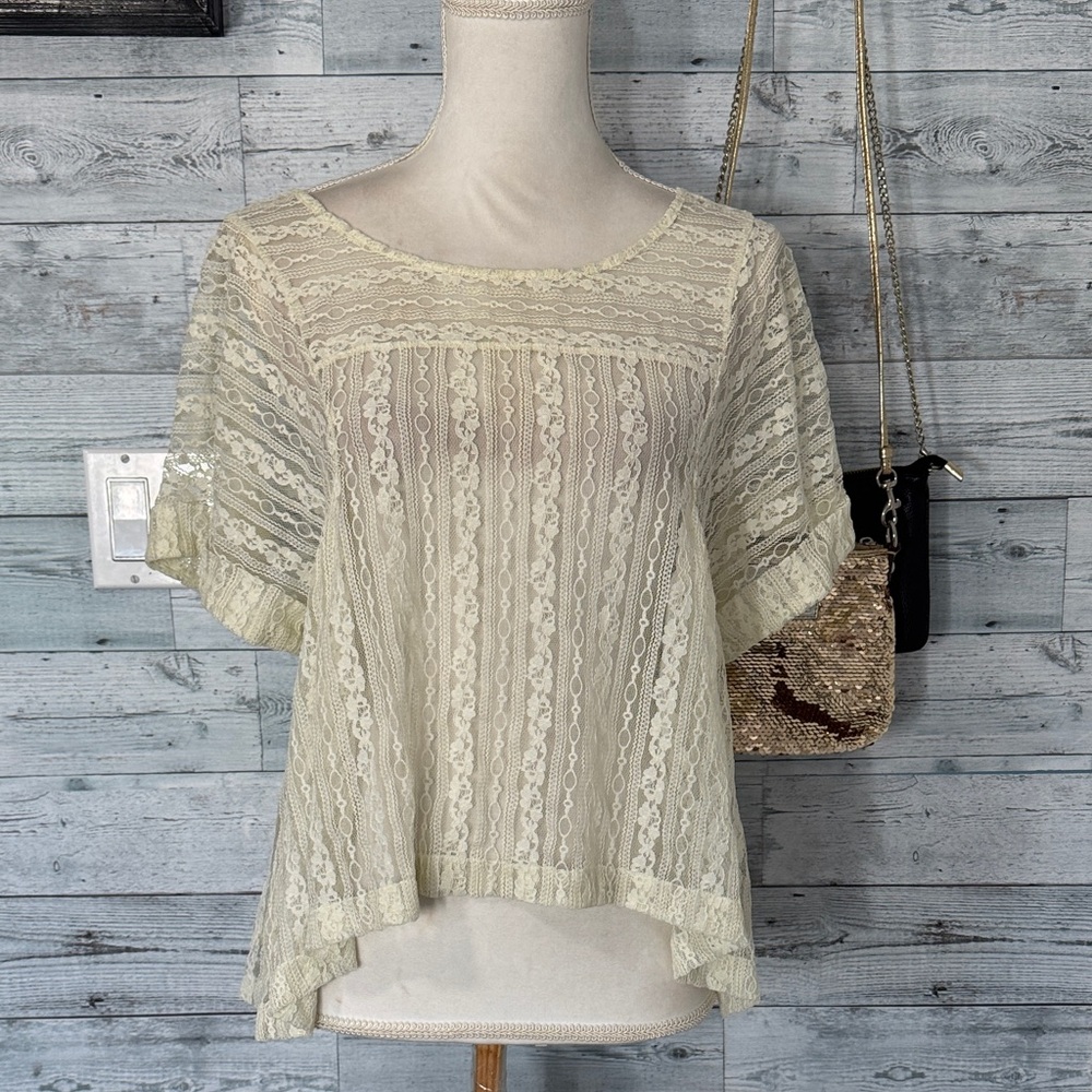 FREE PEOPLE LACE PEPLUM FLOWY TOP